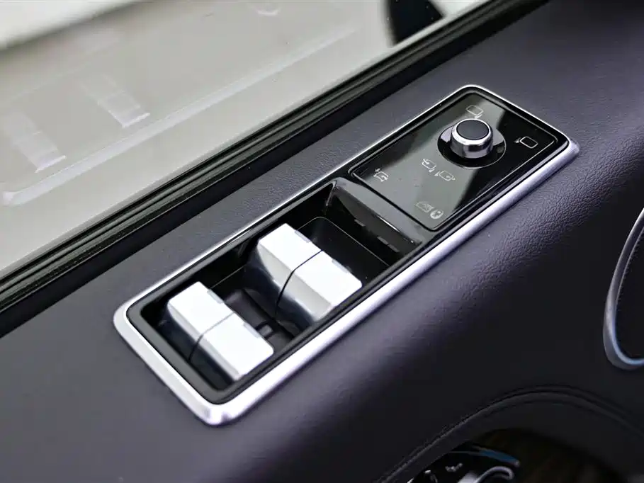 Land Rover Range Rover 2019 3.0 SCV6 Heritage Edition фото 23