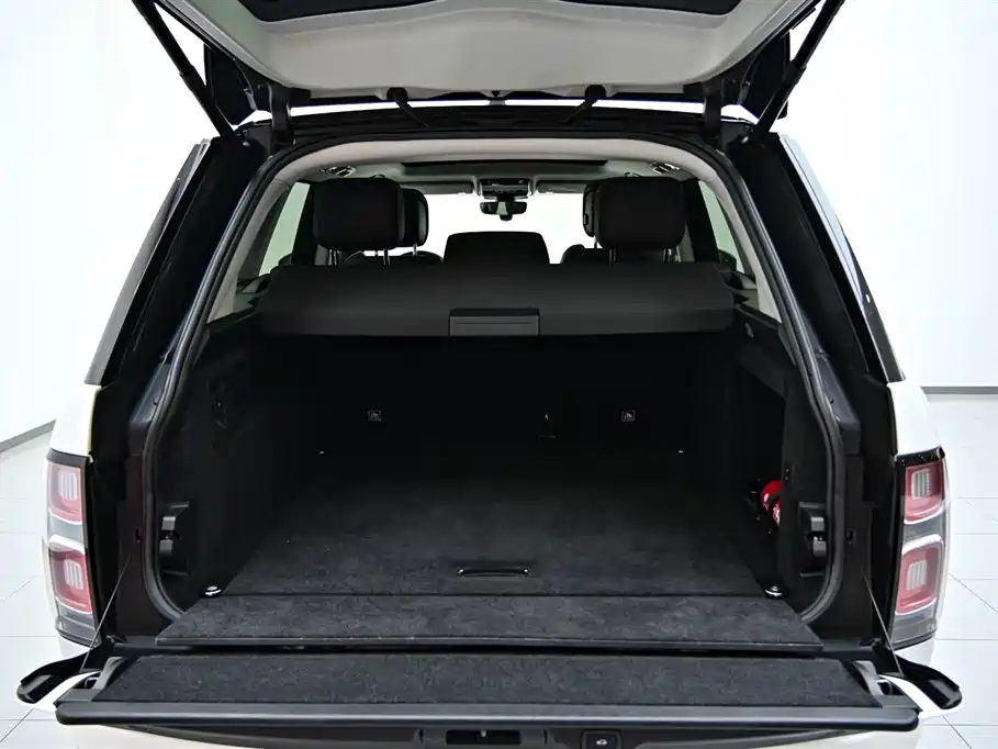 Land Rover Range Rover 2019 3.0 SCV6 Heritage Edition фото 37