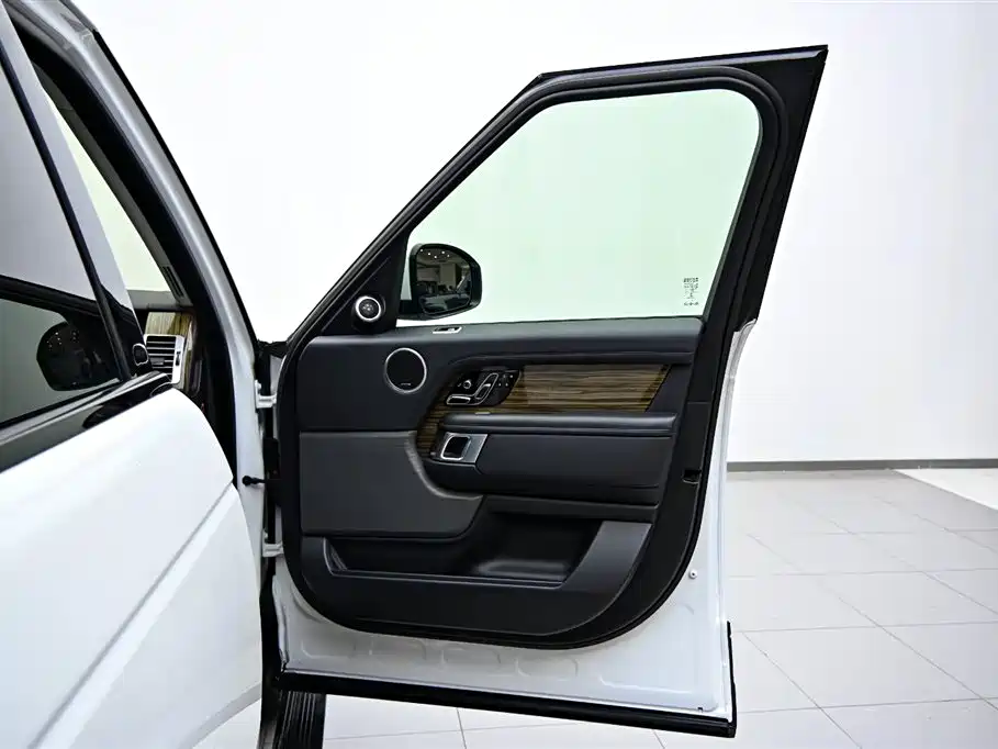 Land Rover Range Rover 2019 3.0 SCV6 Heritage Edition фото 21