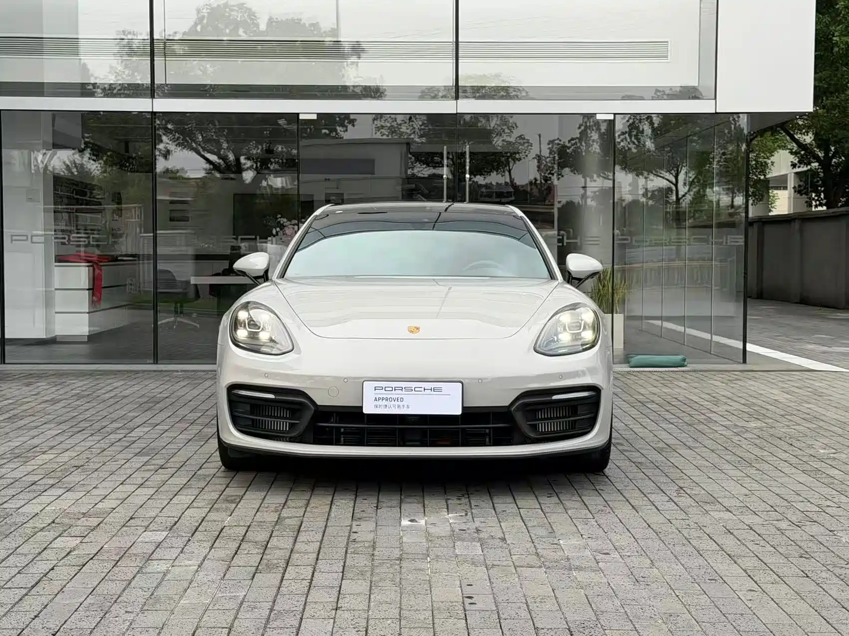 Фото 5 - Porsche Panamera