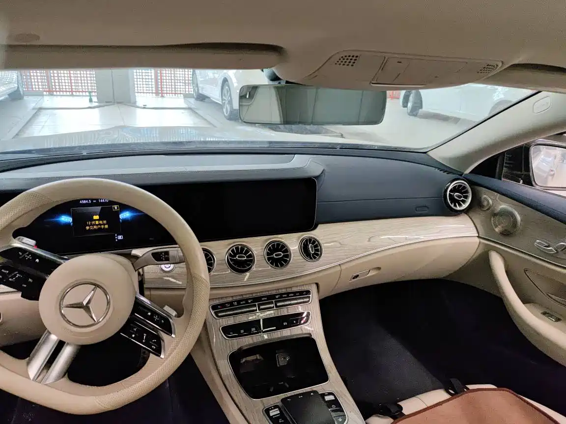 MERCEDES-BENZ E CLASS