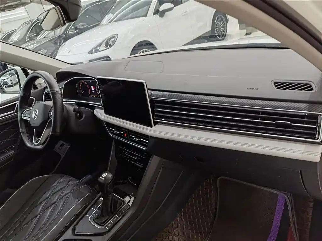 Volkswagen Tiguan L 2022 330TSI Auto 2WD R-Line Premium Edition фото 17