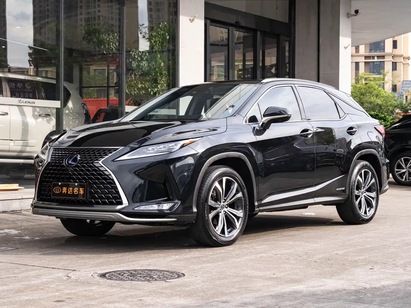 Фото 1 - Lexus RX