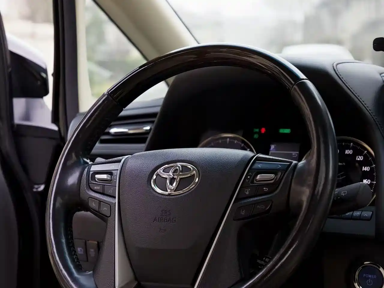 Toyota Alphard 2021 Hybrid 2.5L Ultimate фото 15