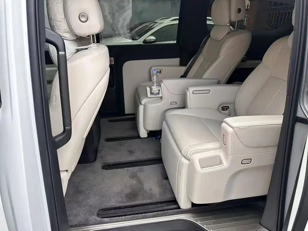 Li Auto MEGA 2025 2025 Model Home Family Special Edition