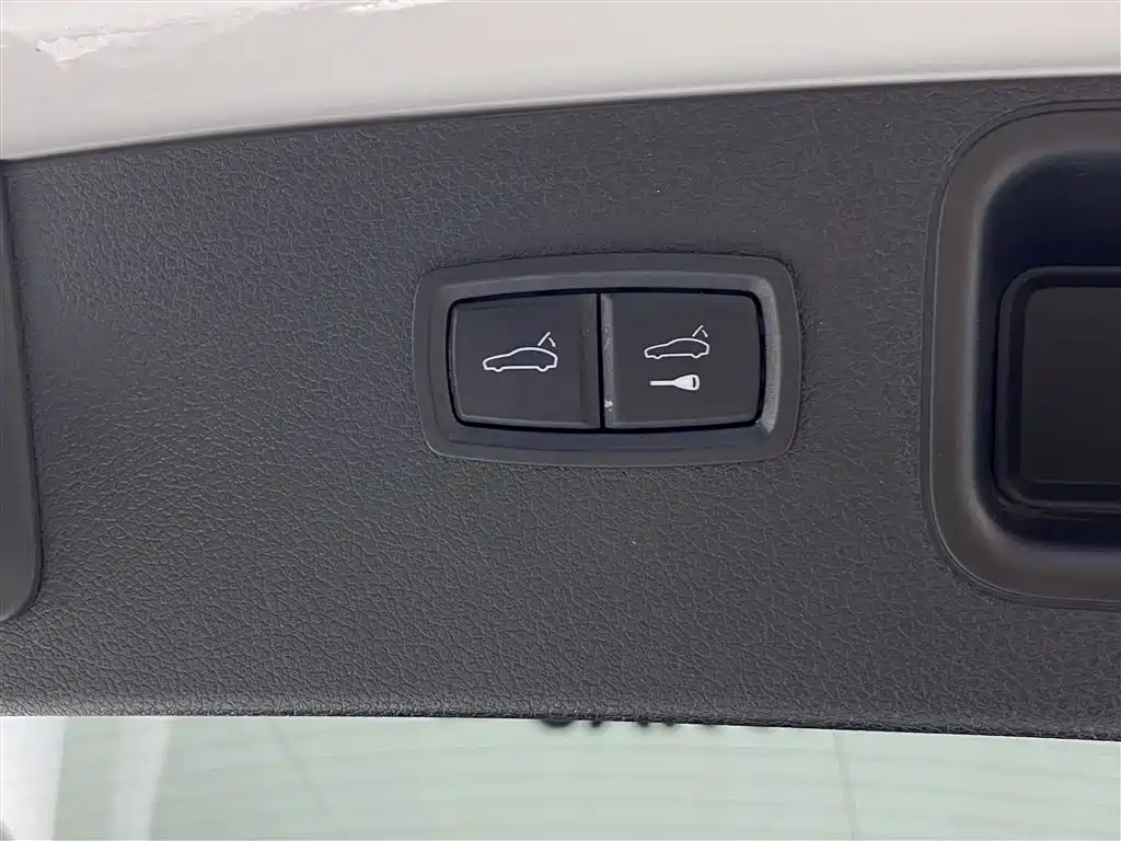 Porsche Macan 2017 Macan 2.0T фото 28