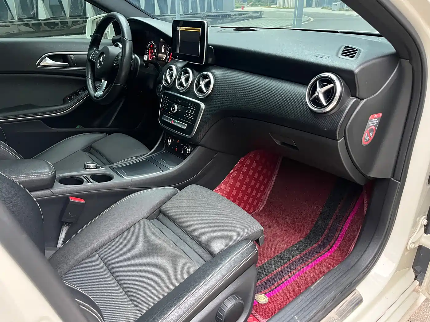 Mercedes-Benz A-Class (Import) 2017 A 200 Dynamic Edition фото 9