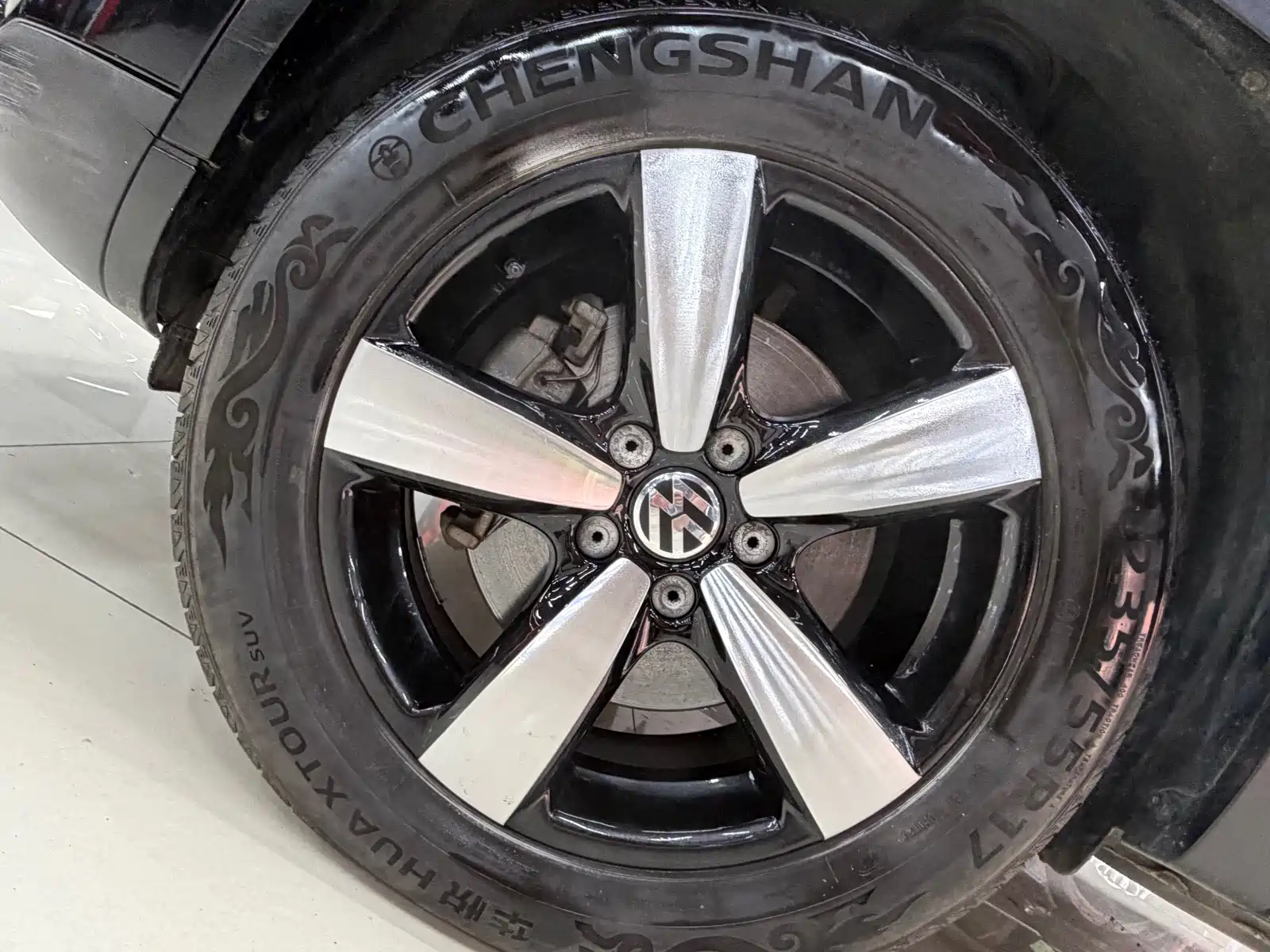 Фото 11 - Volkswagen Tiguan