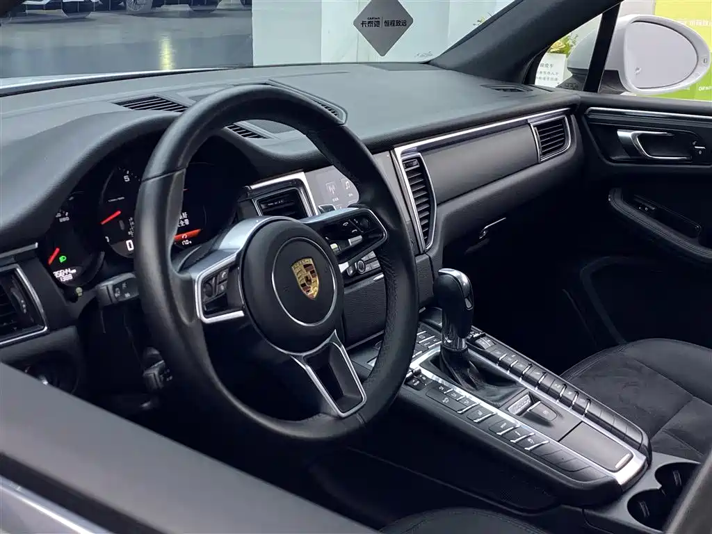 Porsche Macan 2017 Macan 2.0T фото 24