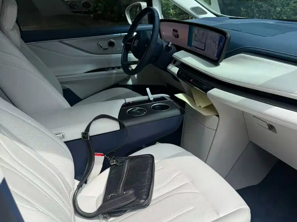 Buick GL8 New Energy 2024 2024 Landglory Luxury Edition 7-Seater