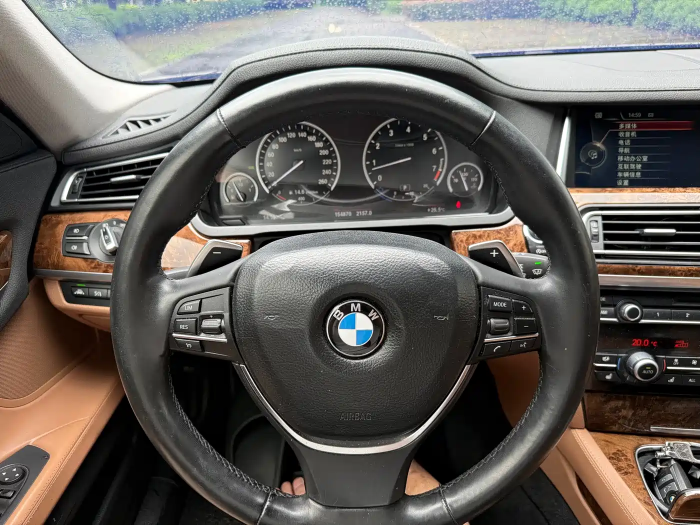 Фото 10 - BMW 7 Series