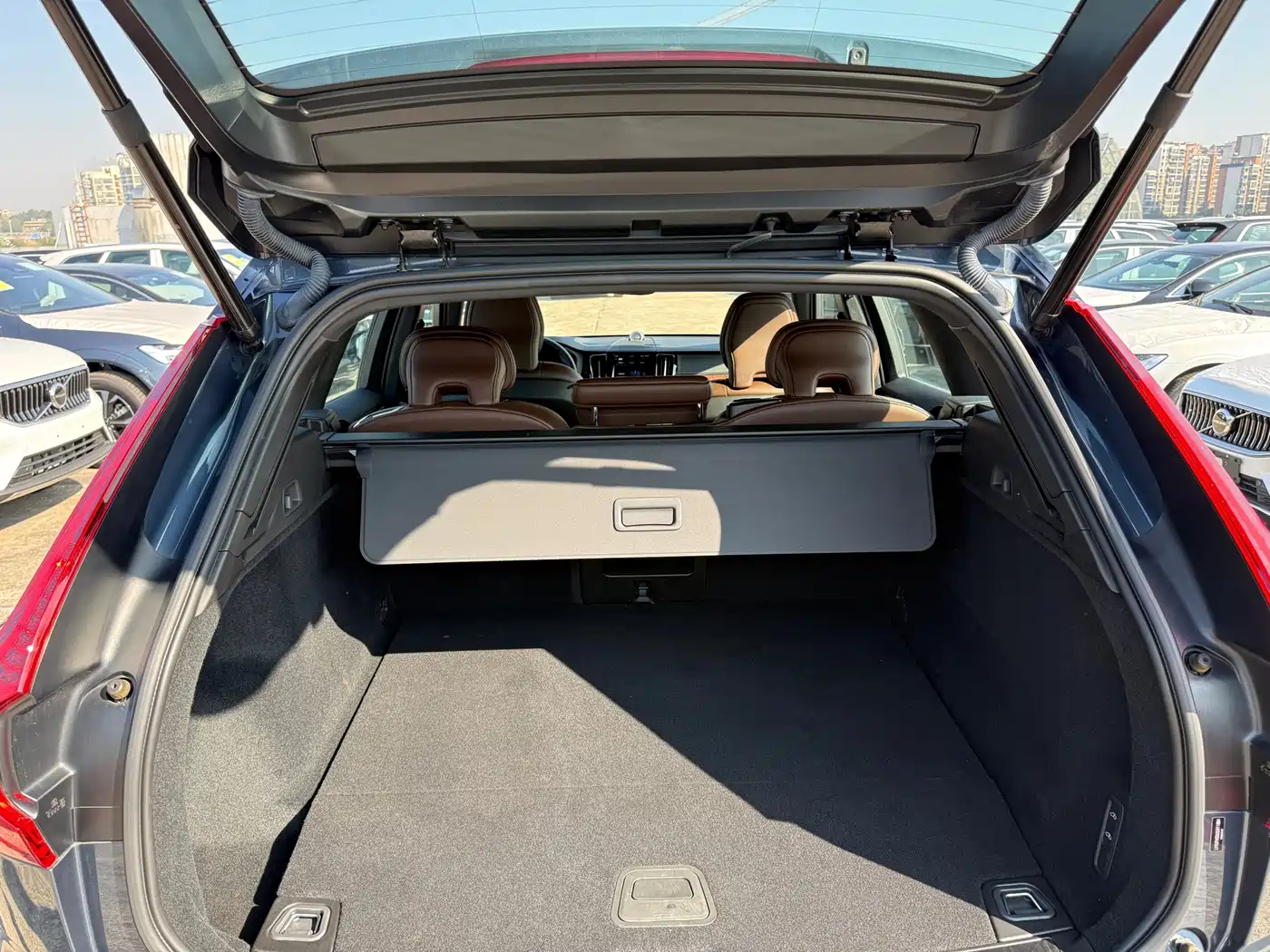 Volvo XC60 Plug-in Hybrid 2024 2025 Plug-in Hybrid Long Range AWD Zhiya Luxury Edition