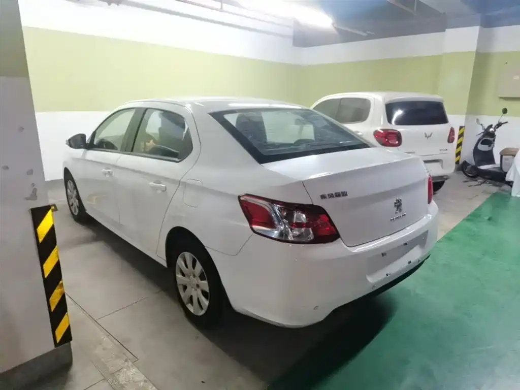 Photo 5 - Peugeot 301