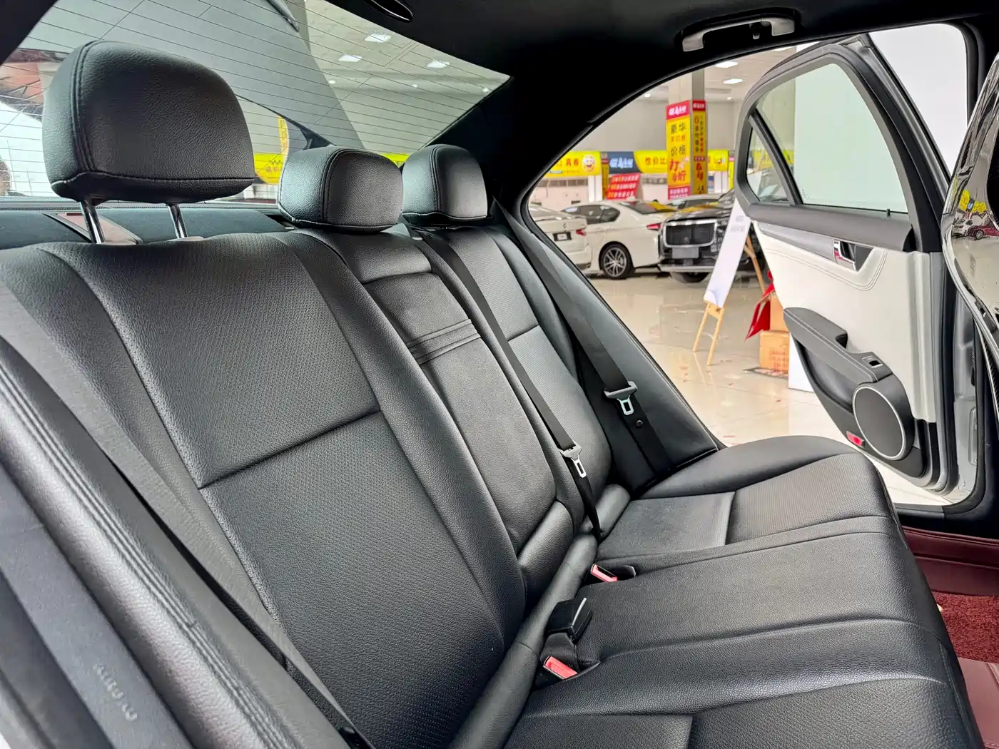 Mercedes-Benz C-Class AMG 2010 AMG C 63 Sport Enhanced Edition фото 13
