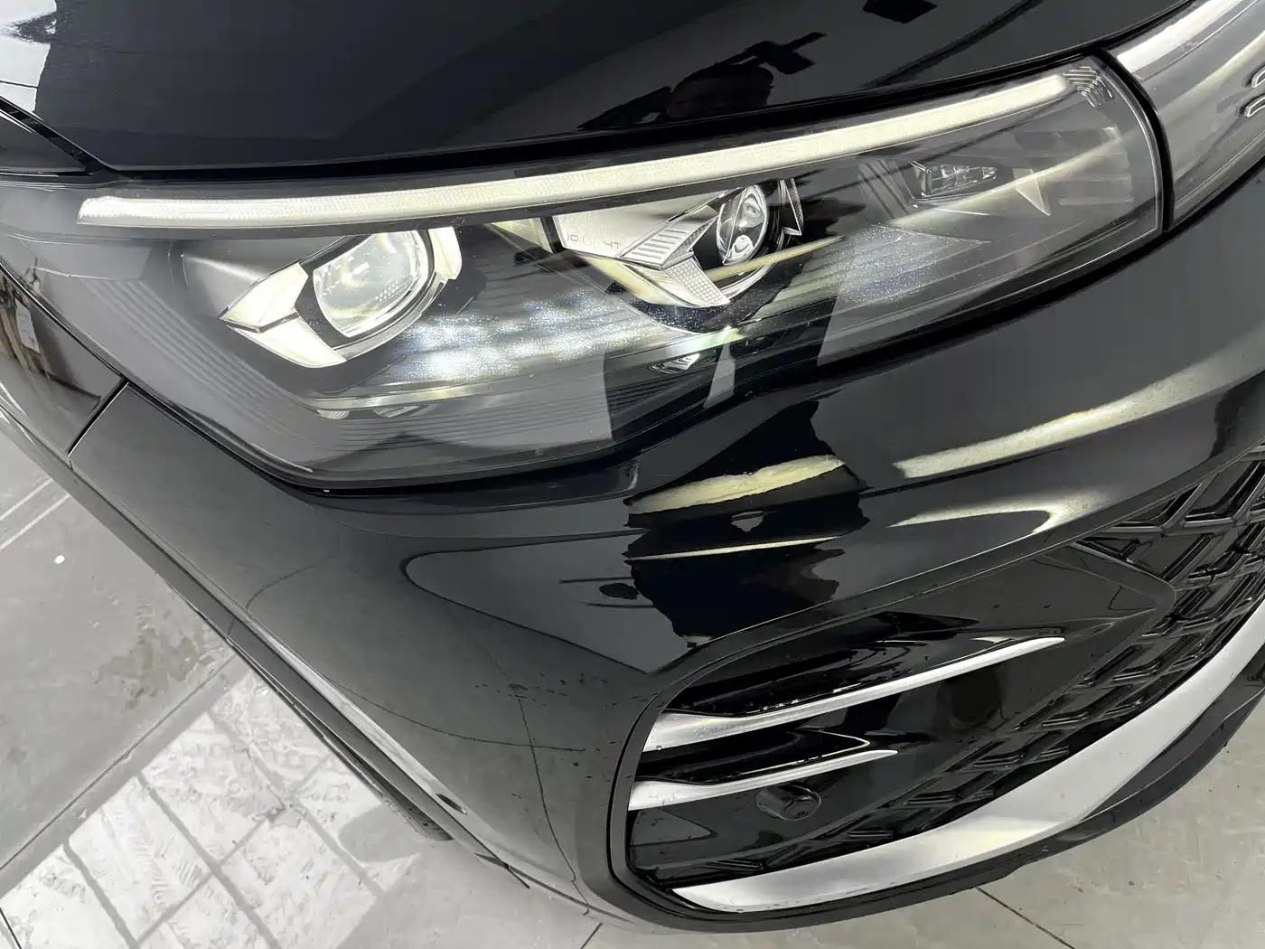 Volkswagen Tiguan L 2024 PRO 330TSI FWD R-Line Intelligent Premium Edition фото 5