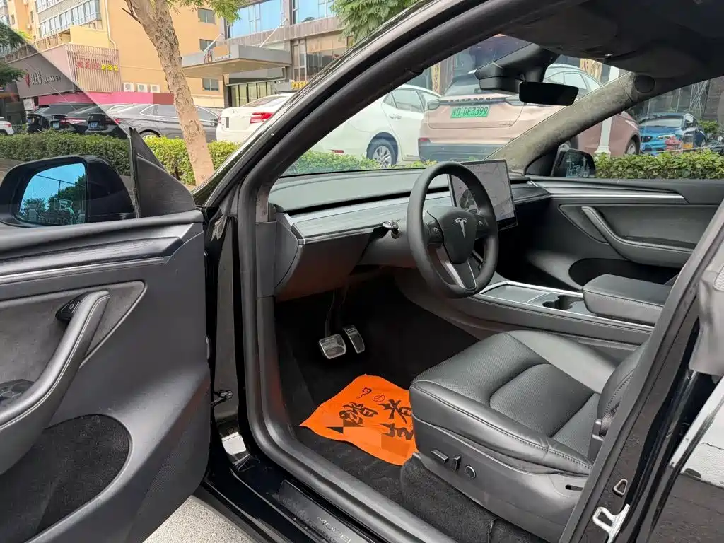 Фото 4 - Tesla Model Y