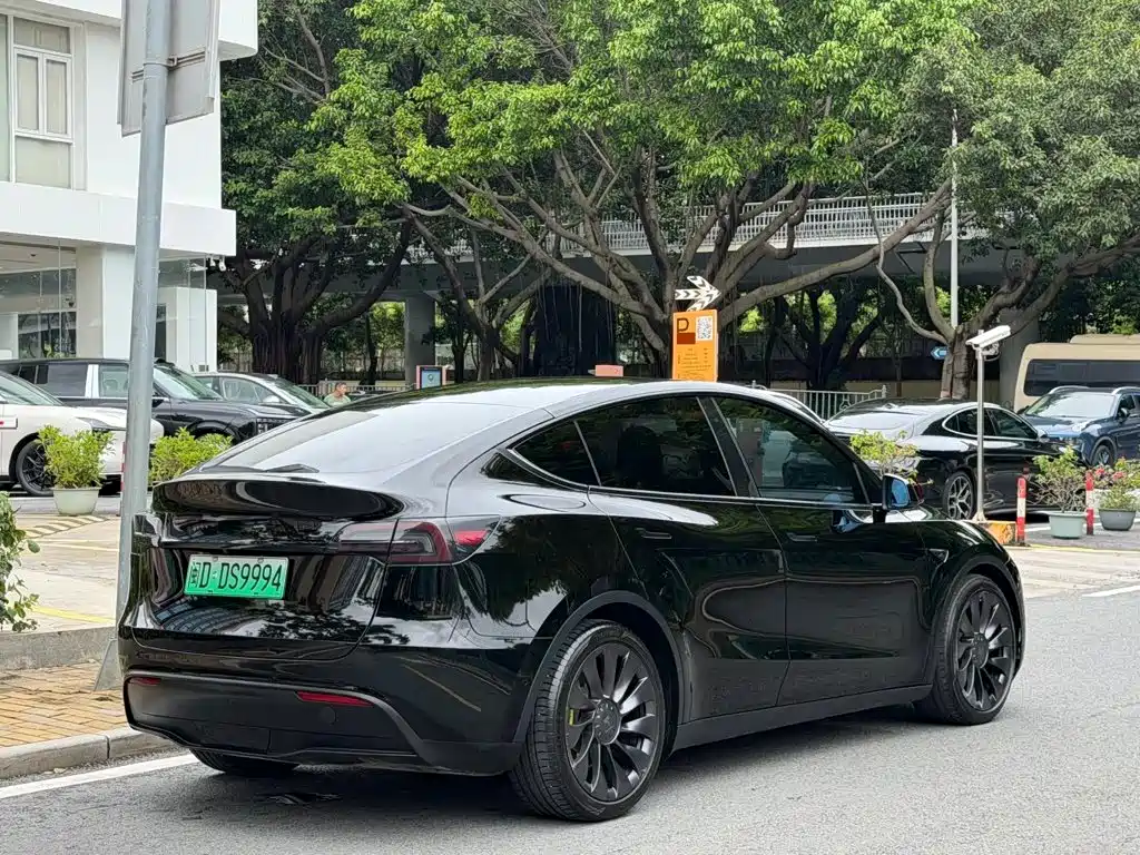 Фото 15 - Tesla Model Y