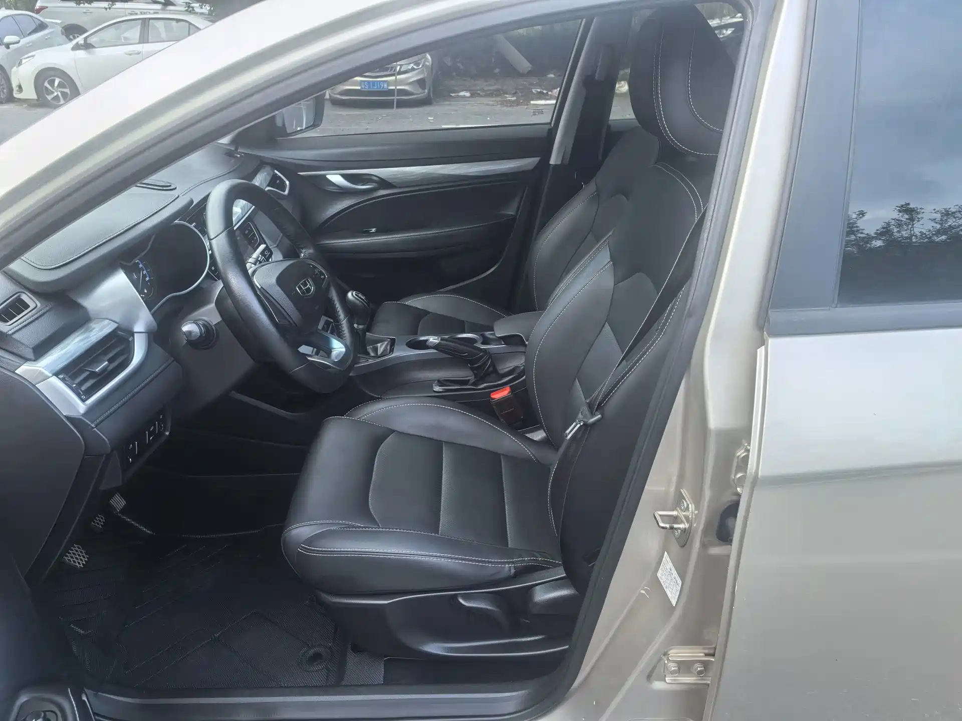 Фото 6 - Geely Emgrand
