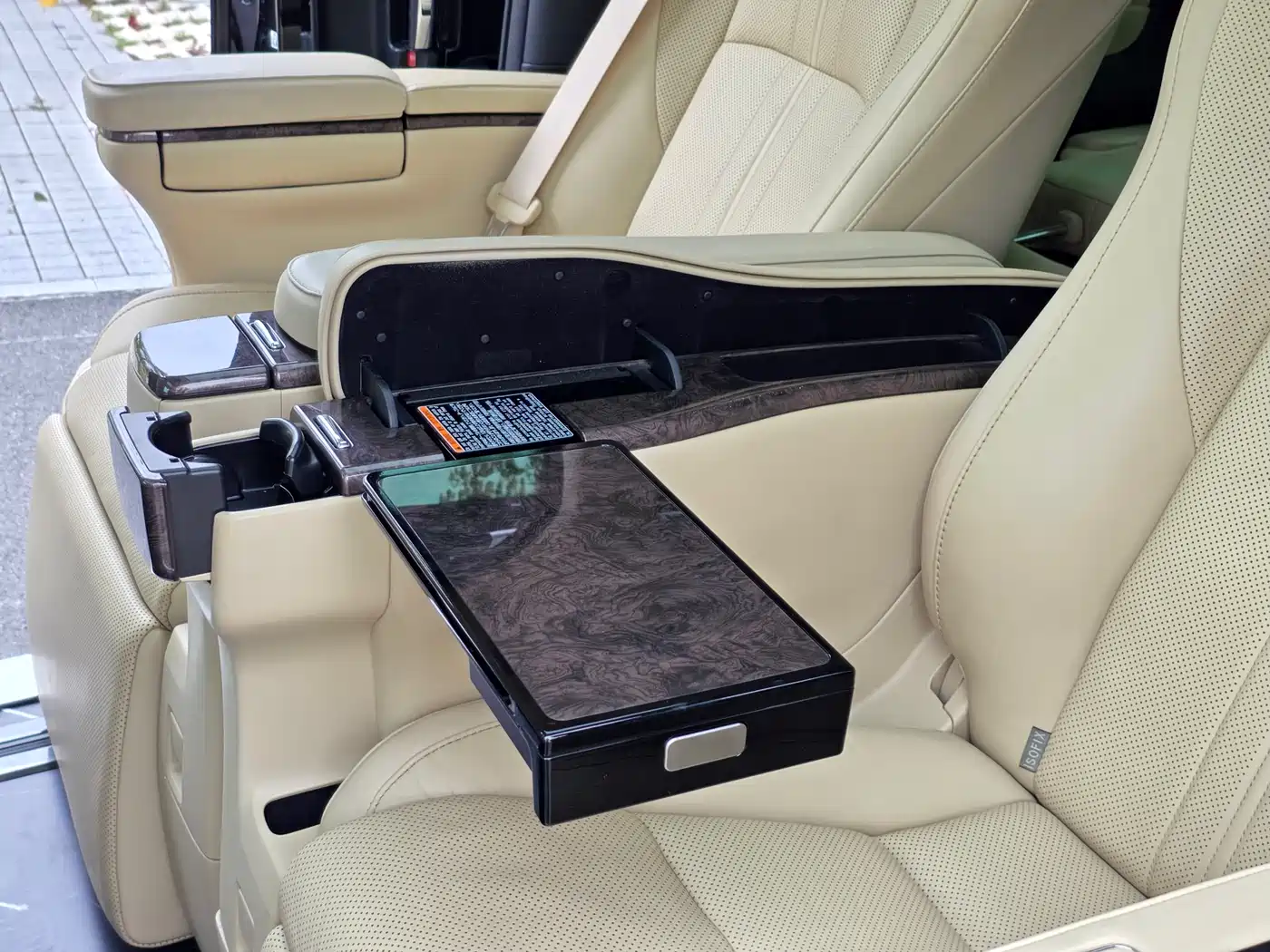 Toyota Alphard 2021 Hybrid 2.5L Premium фото 13