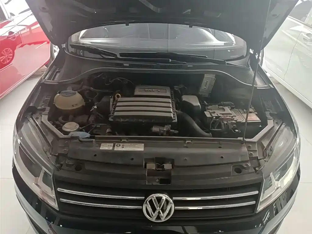 VOLKSWAGEN SANTANA