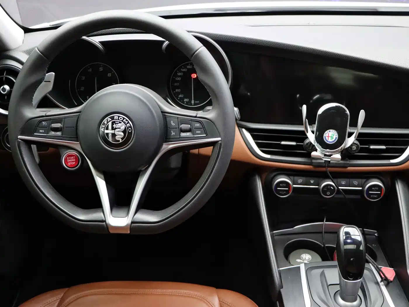 Alfa Romeo Giulia 2020 2017 2.0T 280HP Luxury Edition