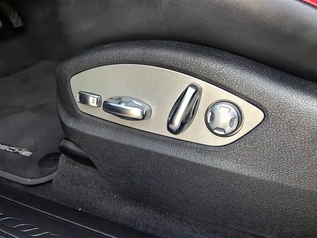 Porsche Macan 2023 Macan 2.0T фото 15