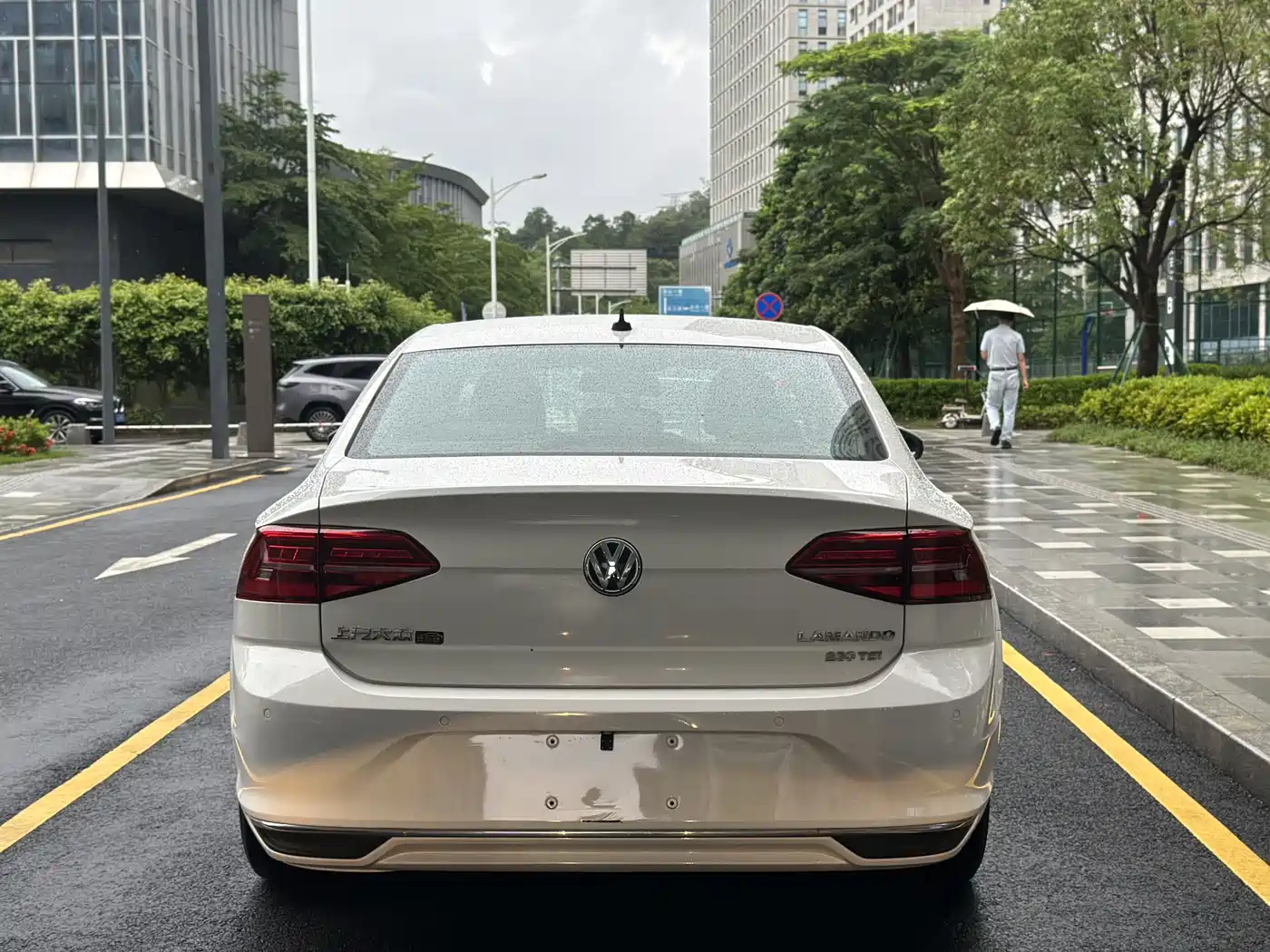 Photo 8 - Volkswagen Lamando
