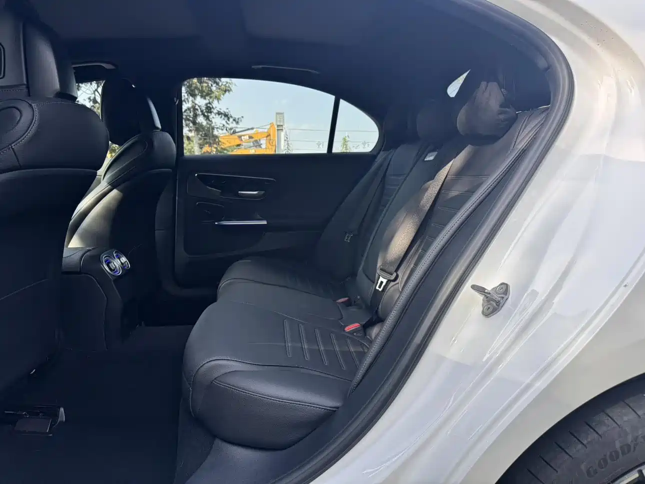 Mercedes-Benz C-Class, миниатюра 10