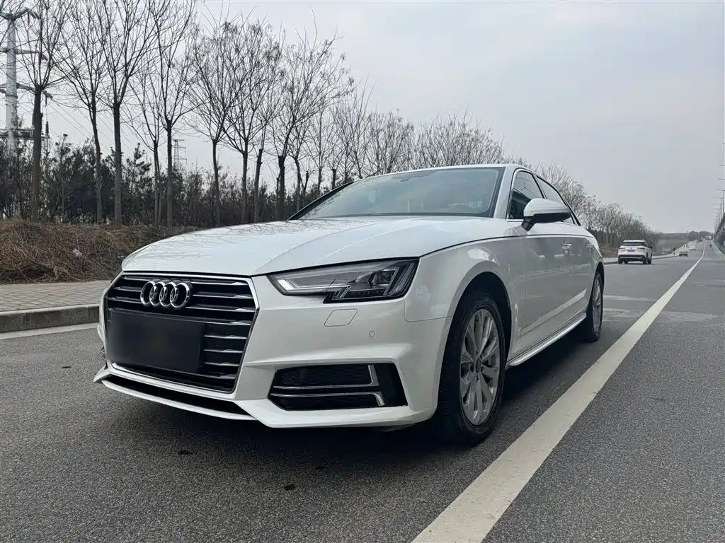 Фото 1 - Audi A4L