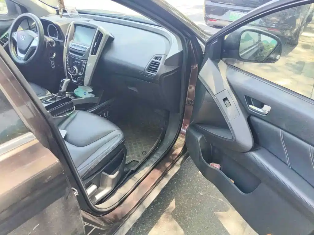Luxgen U6 SUV 2015 2015 1.8T Fashion Edition