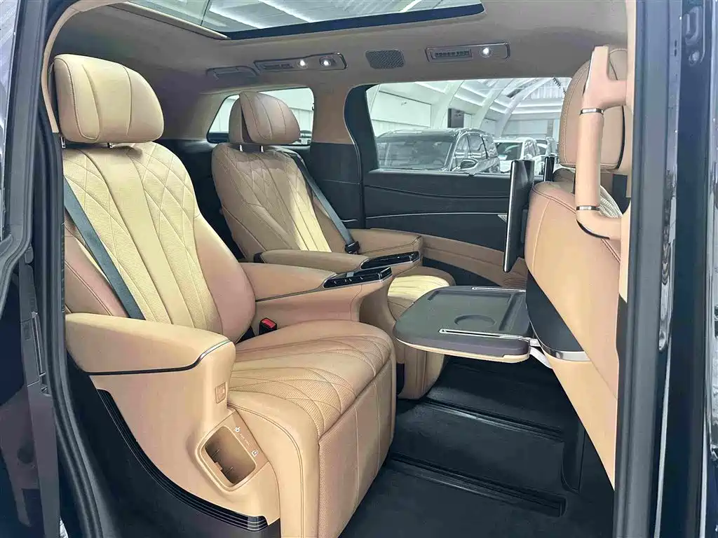 Denza D9 2025 2025 DM-i Smart Drive Edition 1020 AWD Prestige