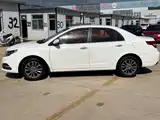 Фото 3 - Geely Vision