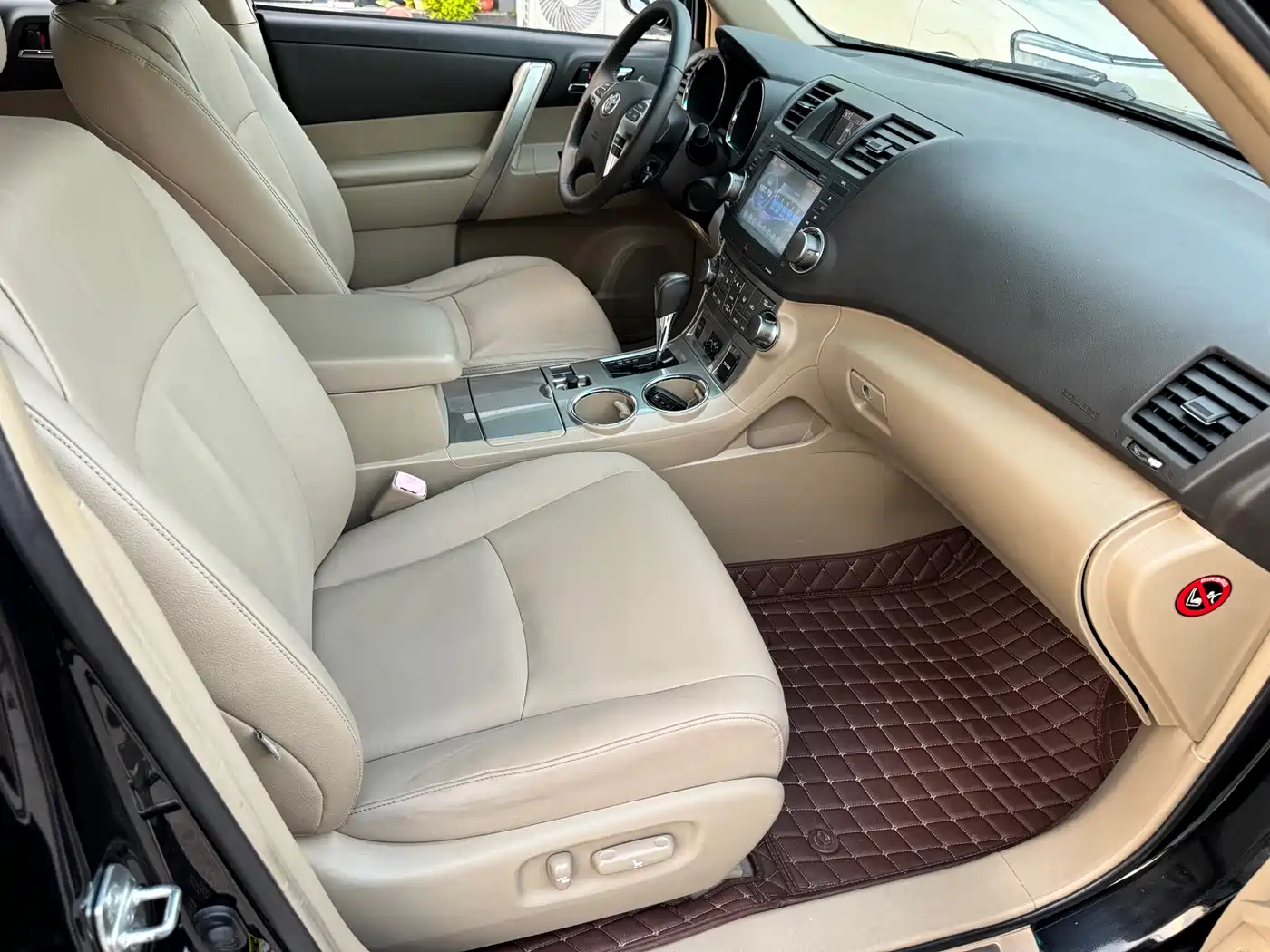 Toyota Highlander 2013 2.7L 2WD 7-seater Purple Gold Edition фото 9