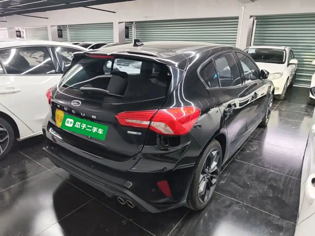 Фото 7 - Ford Focus