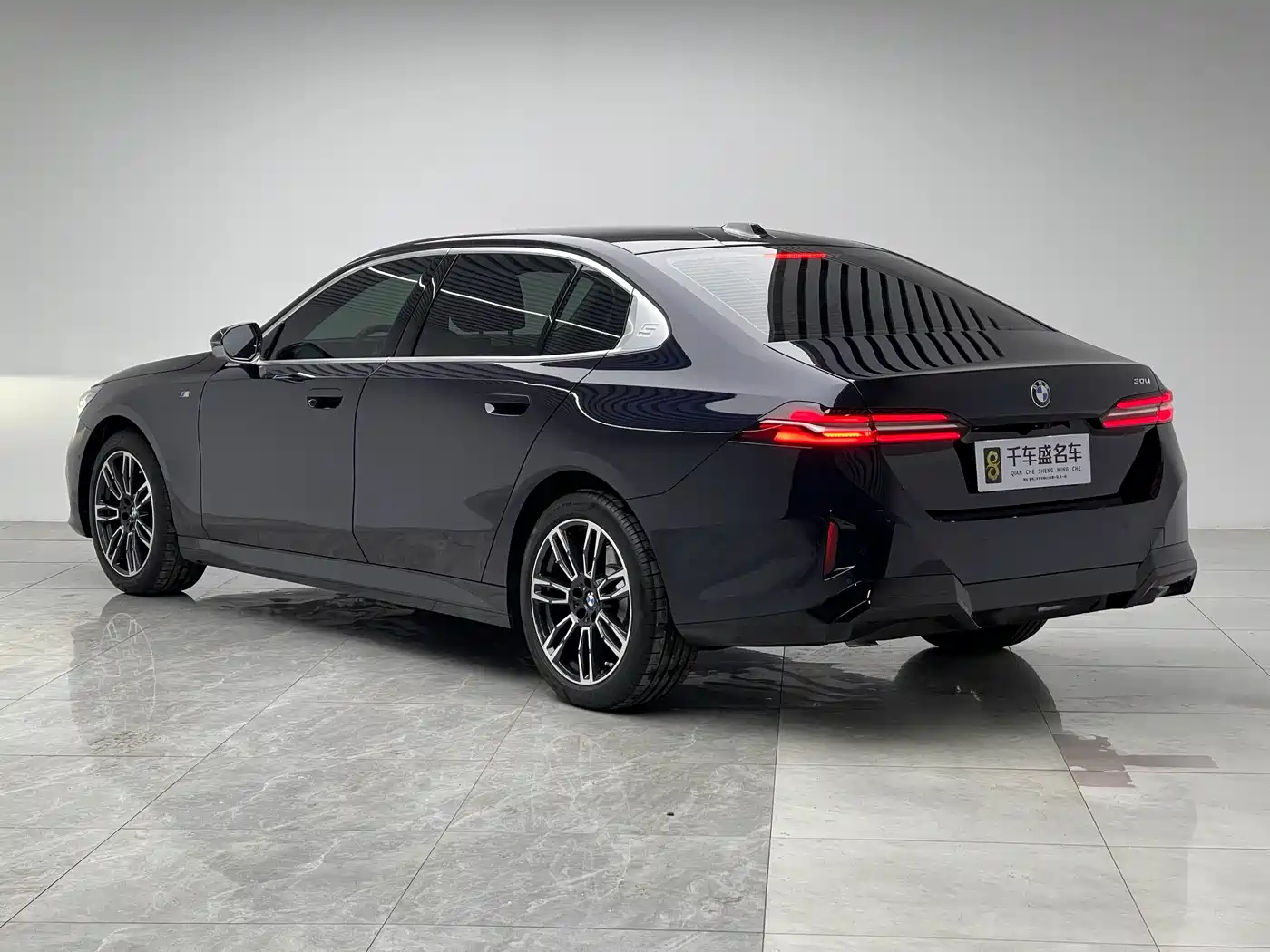 BMW 5 Series 2025 525Li M Sport Package фото 4