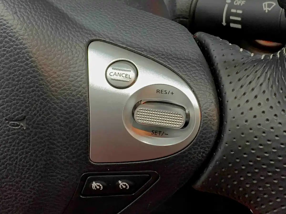 Infiniti ESQ 2016 2014 1.6L Free Edition