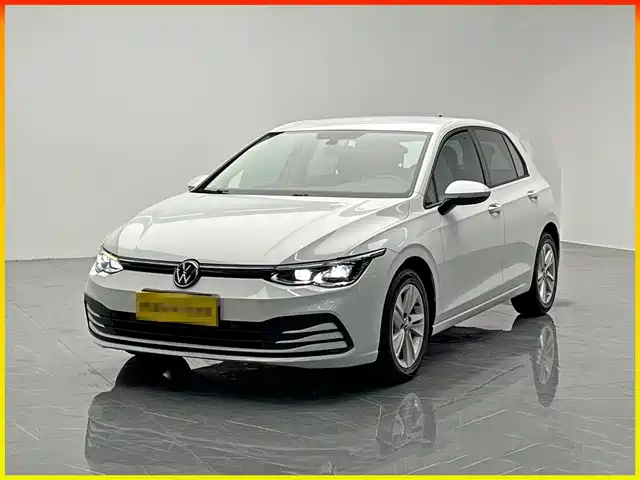 Volkswagen Golf 2023 Model 200TSI DSG