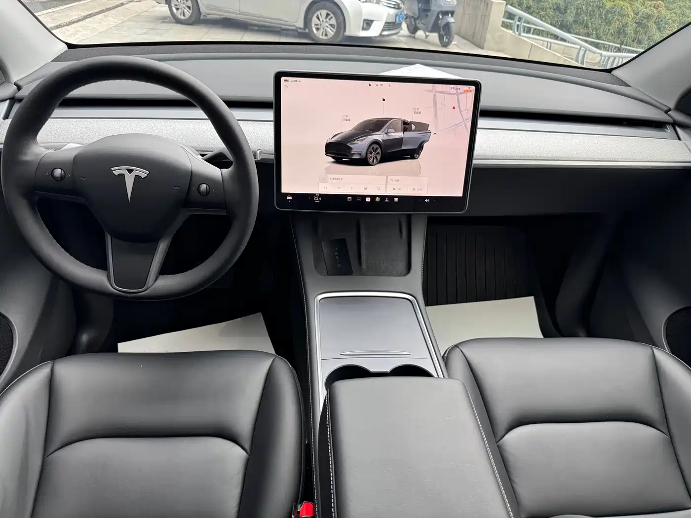 TESLA MODEL Y