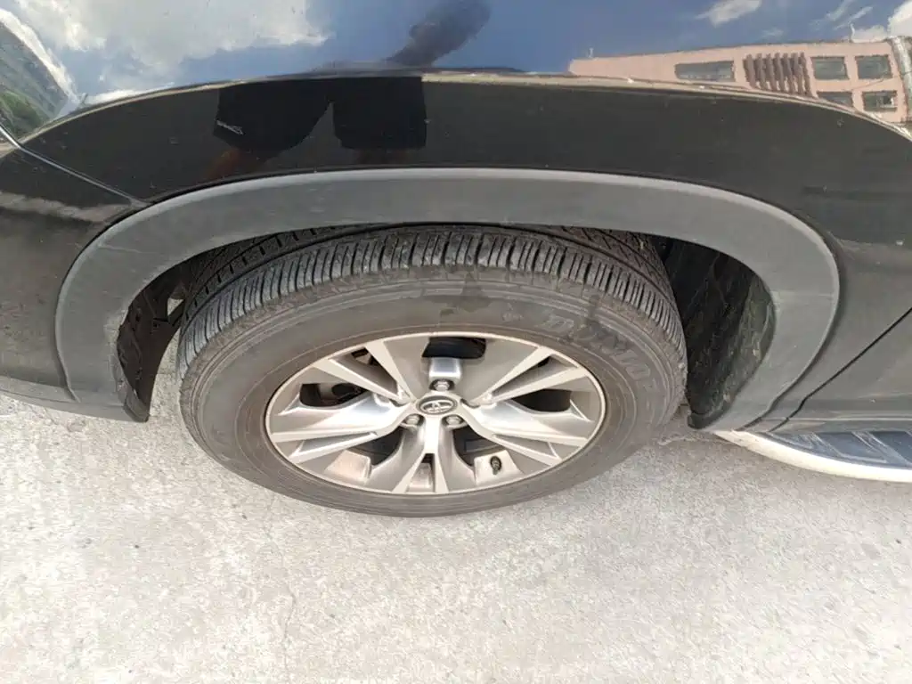 Фото 23 - Toyota Highlander