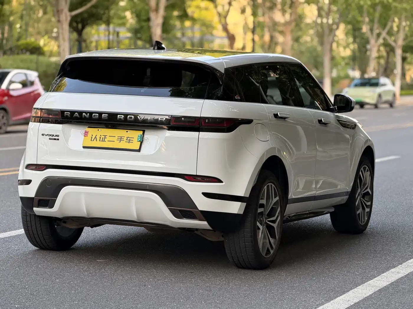 Land Rover Range Rover Evoque 2020 249PS R-DYNAMIC S Sport Edition фото 19