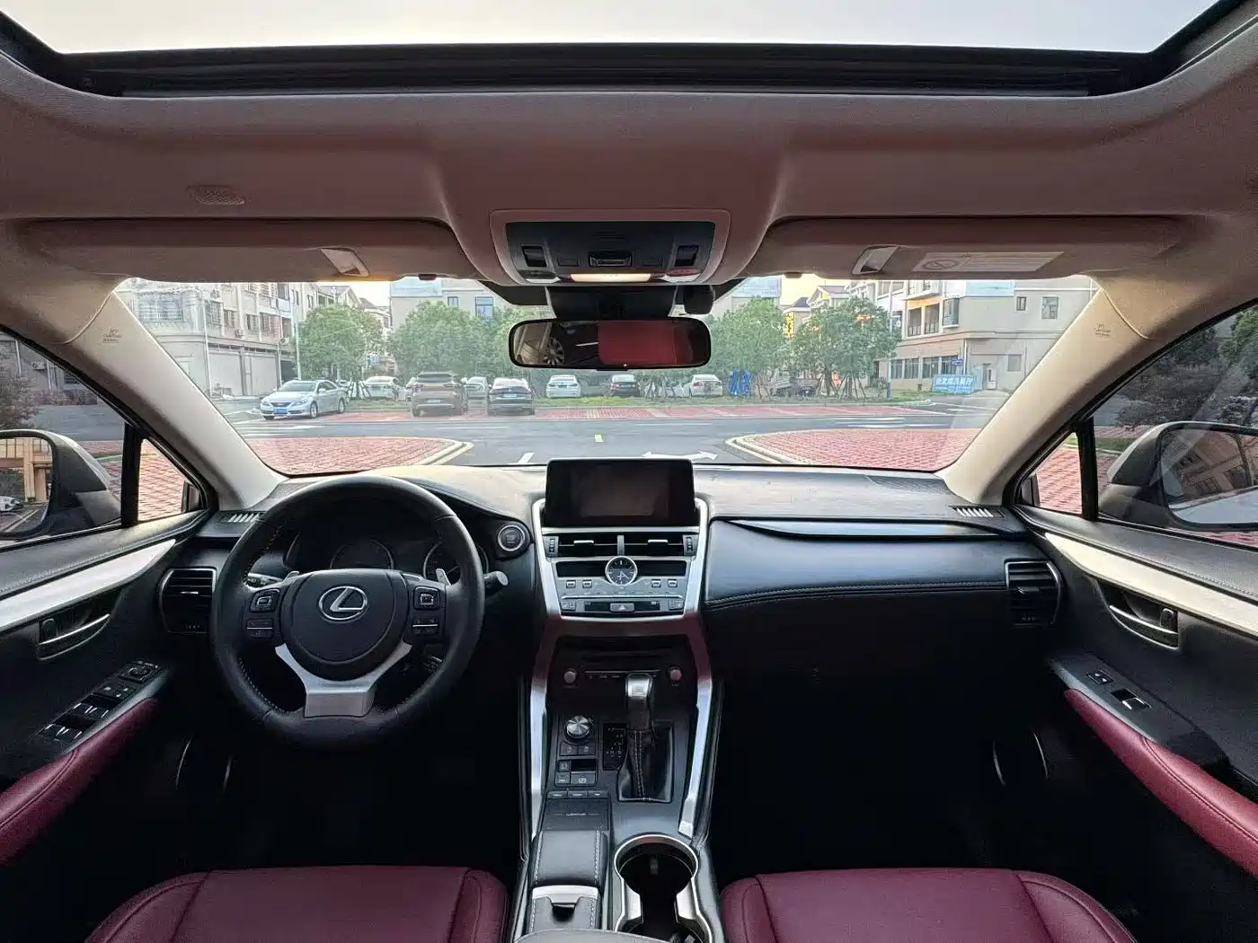 Фото 5 - Lexus NX