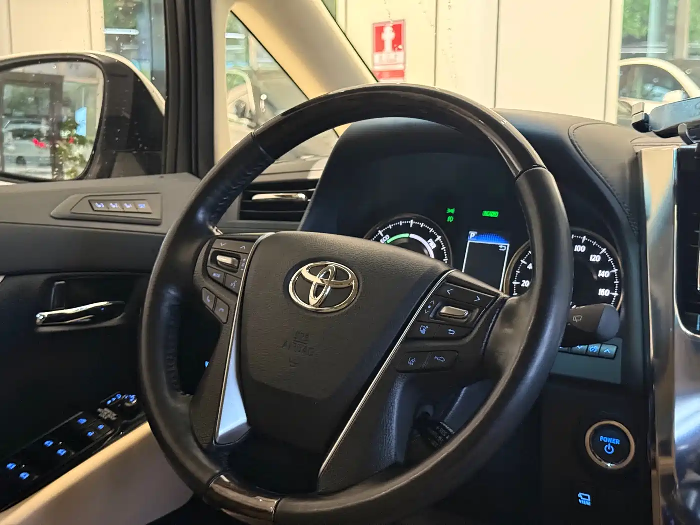 Toyota Alphard 2021 Hybrid 2.5L Premium фото 12