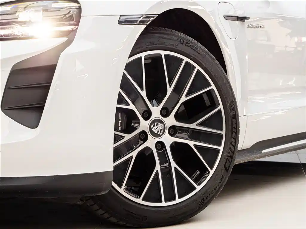 Porsche Taycan 2022 Facelift Taycan фото 9