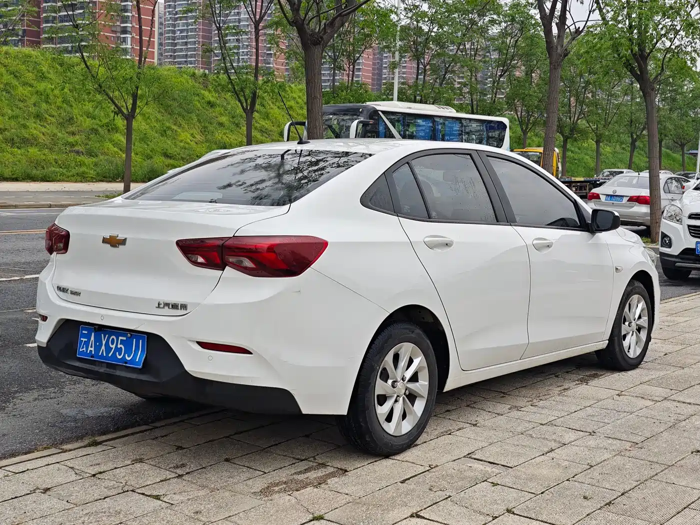 CHEVROLET KOVOZ