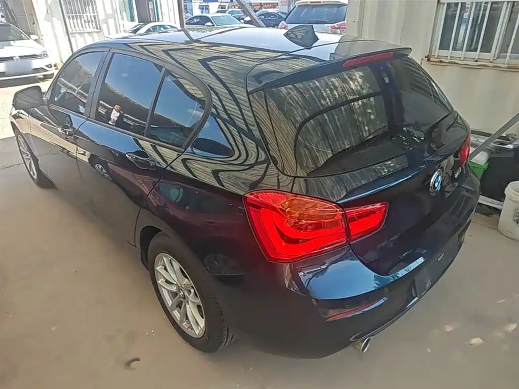 BMW 1 Series (Import) 2016 118i Leading фото 5