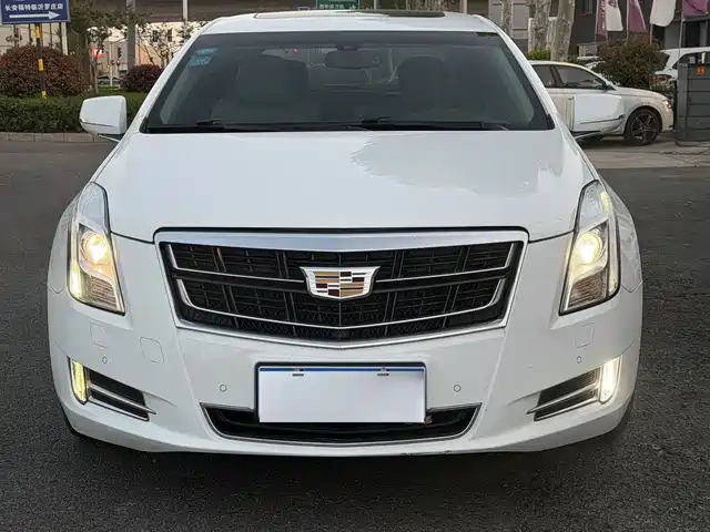 CADILLAC XTS