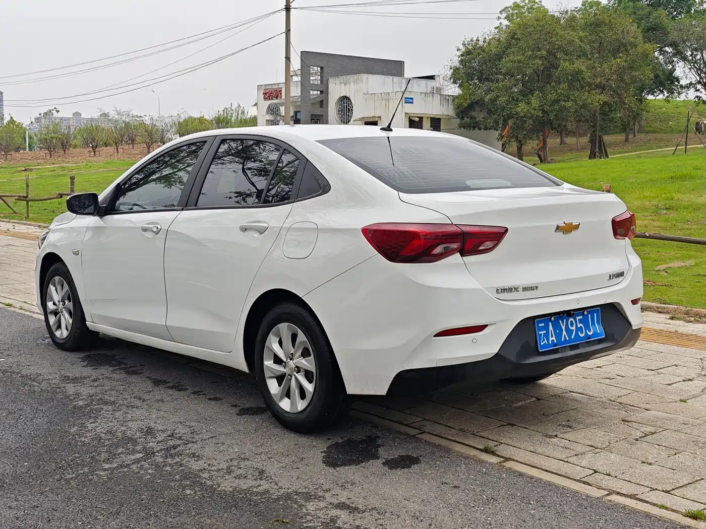 CHEVROLET KOVOZ