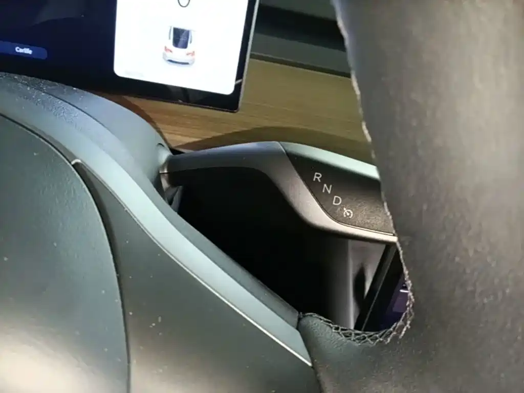 Фото 14 - Tesla Model Y