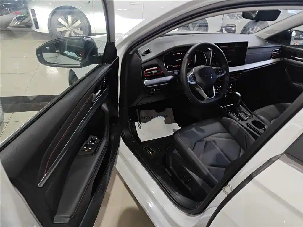 Volkswagen Lavida 2024 Model 300TSI DSG Starlight Leading Edition фото 16