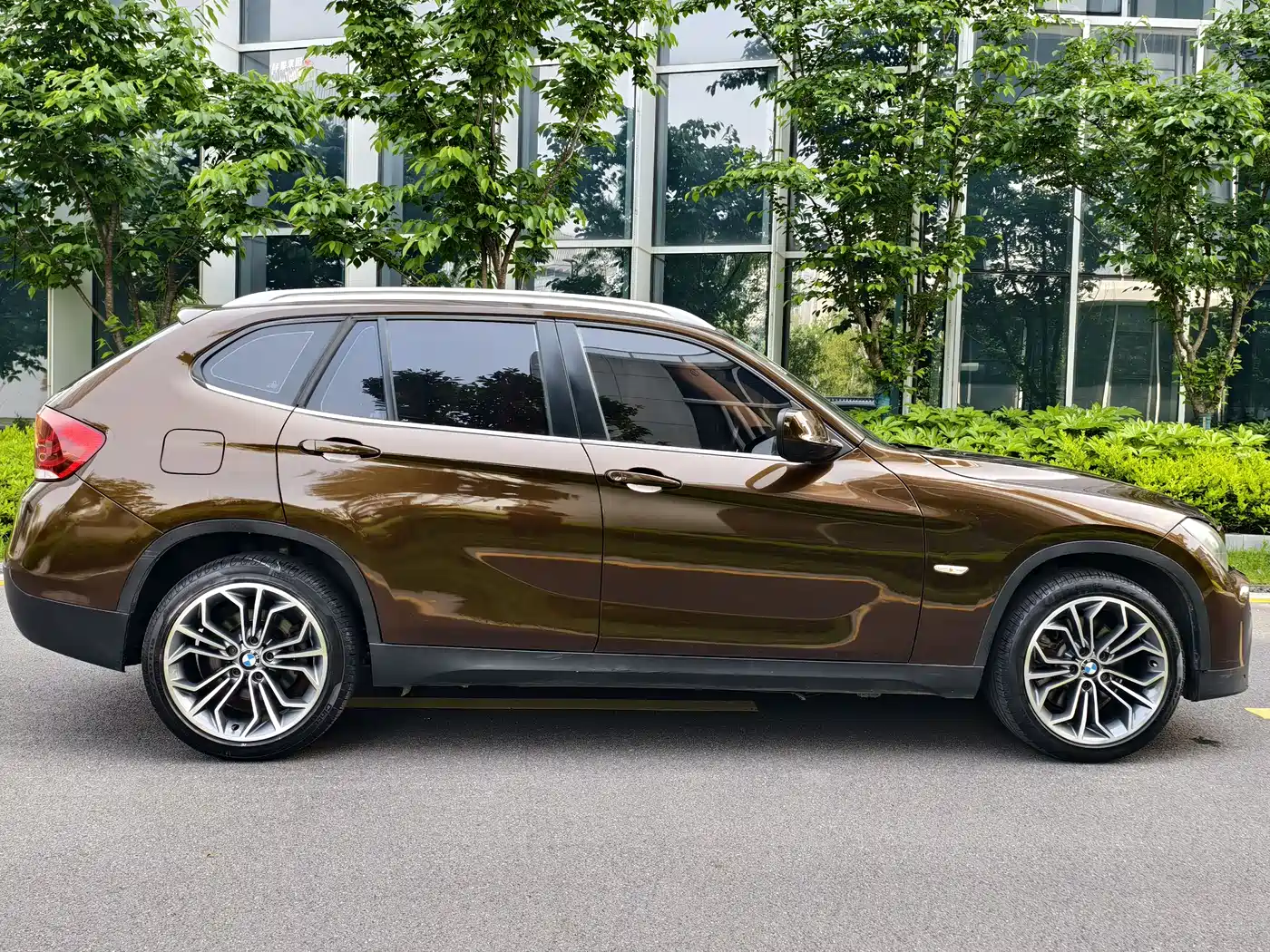 BMW X1 (Import) 2012 Model xDrive28i фото 14